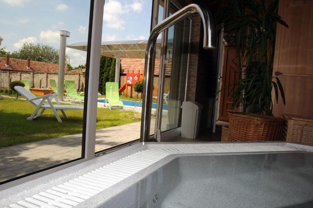 Arany Szolo Wellness Apartmanhaz Heviz Exterior photo